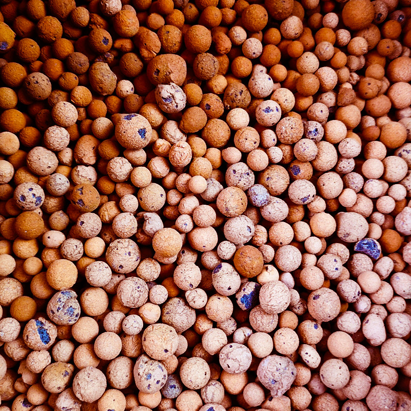 Image of clay balls, hydroleca planting media